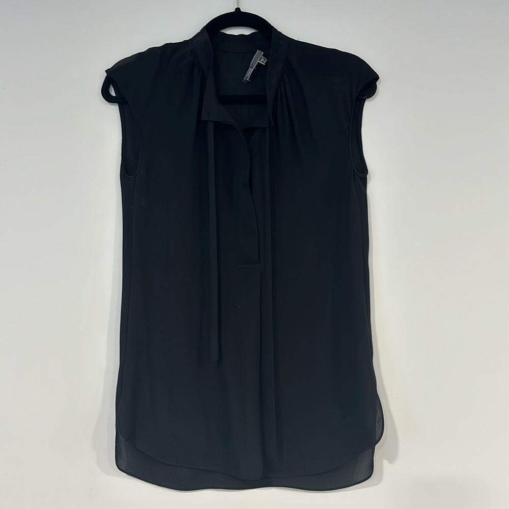 VINCE Womens XS Blouse 100% Silk Black Cap Sleeve Tie-Neck Shell Top